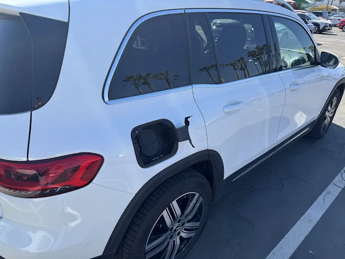 Avis Car Rental Picture 6