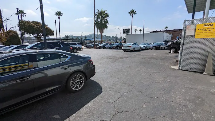 Hertz Car Rental - Glendale - South Brand Boulevard Picture 7