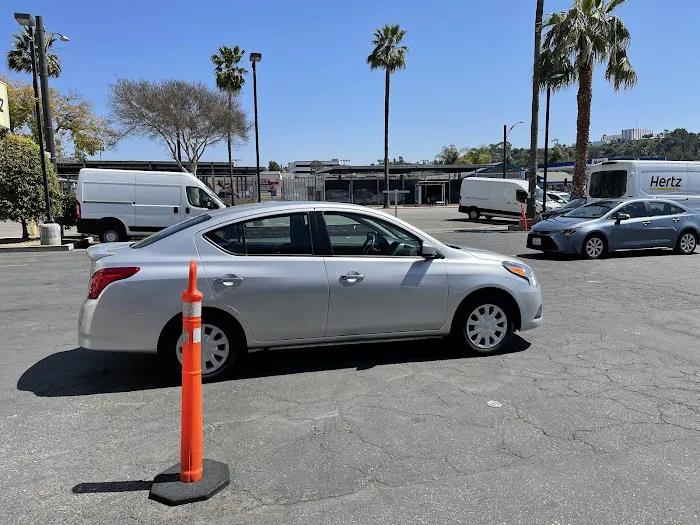 Hertz Car Rental - Glendale - South Brand Boulevard Picture 5