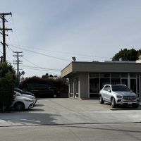 Black and White Car Rental ico