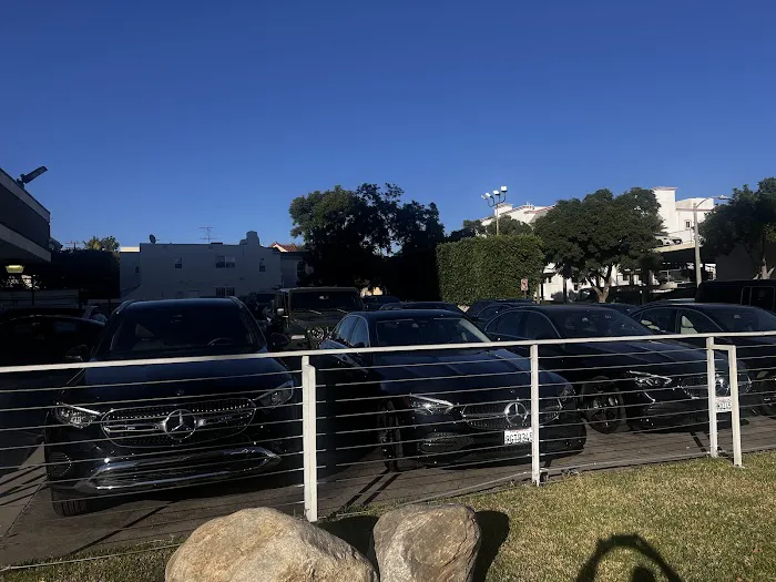 Midway Car Rental Beverly Hills Picture 4