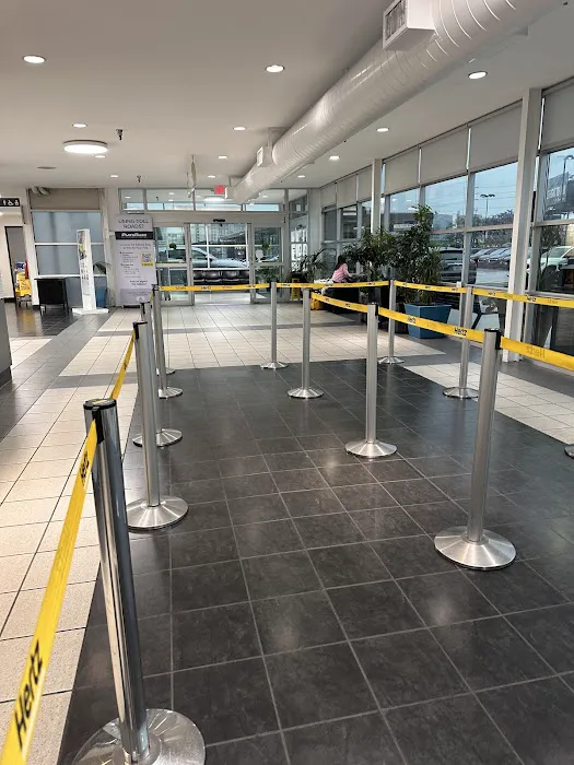Hertz Car Rental Picture 7