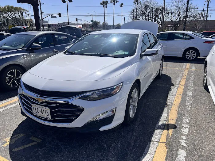 Hertz Car Rental Picture 10
