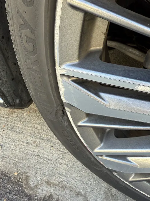 Avis Car Rental Picture 7