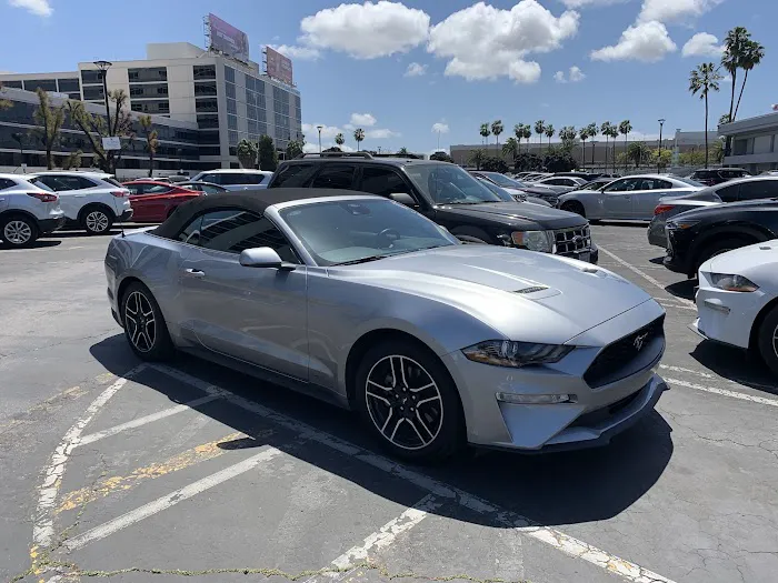 Hertz Car Rental - Los Angeles - Lax Marriott Hotel Picture 10