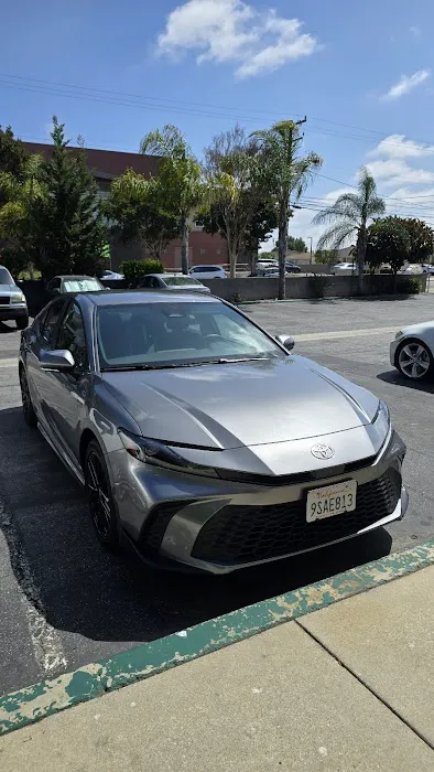 Midway Car Rental LAX Picture 4