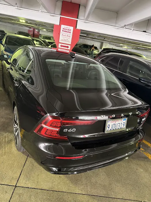 Midway Car Rental LAX Picture 10