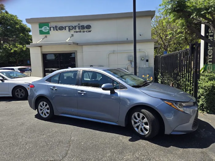Enterprise Rent-A-Car Picture 1