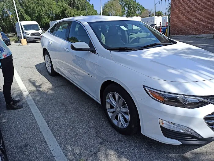 Avis Car Rental Picture 8