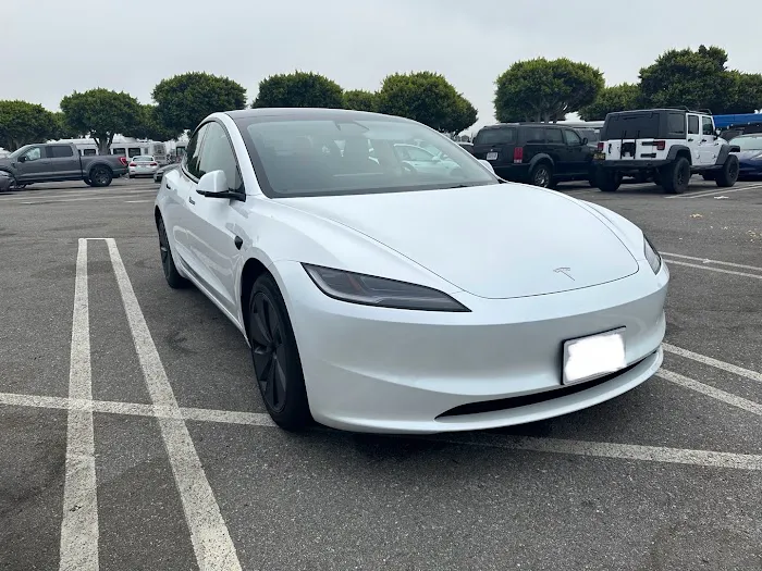 Pacific Coast Car Rental Picture 1