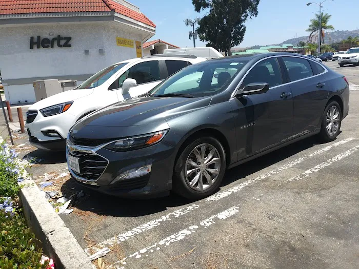 Hertz Car Rental - Rowland Heights - Colima Road Picture 6