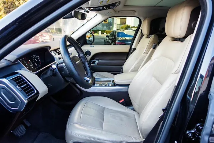 Fat Uncle Car Rental Picture 6
