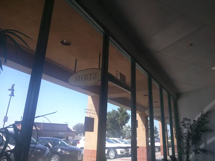 Hertz Car Rental - Duarte - Huntington Drive Picture 8