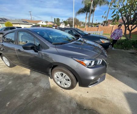 LAxury Car Rental (LCR)