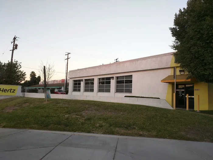 Hertz Car Rental - Garden Grove - Brookhurst Street Picture 5