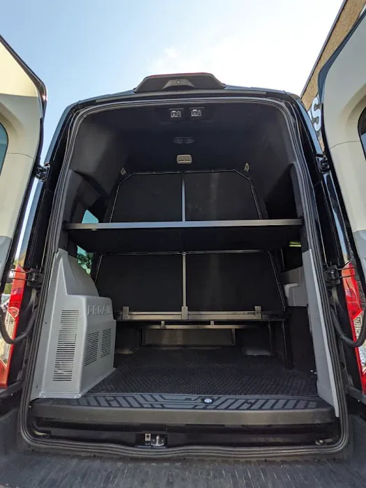 WIHA MotorCars 威漢汽車 (Sprinter Passenger Van Rental) Picture 6