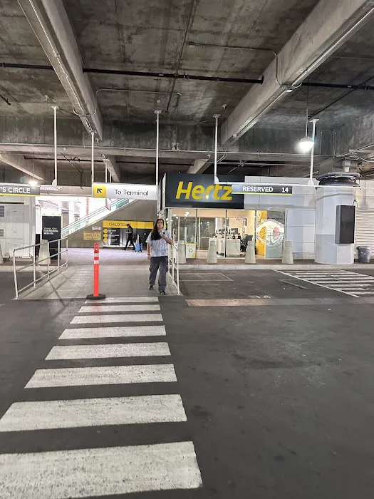 Thrifty Car Rental - Burbank - Bob Hope Airport Picture 3