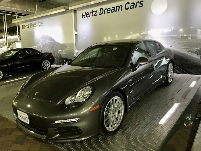 Hertz Car Rental - Burbank - Hollywood Burbank Airport (BUR) Picture 7