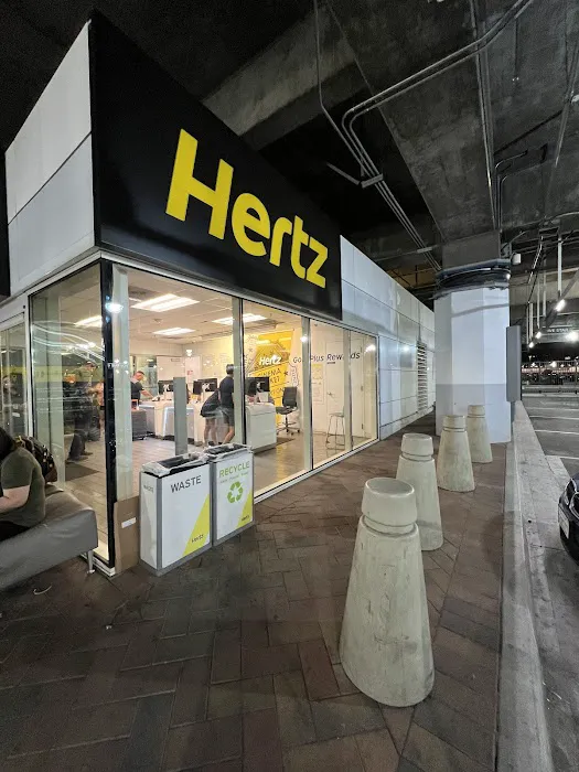 Hertz Car Rental - Burbank - Hollywood Burbank Airport (BUR) Picture 9