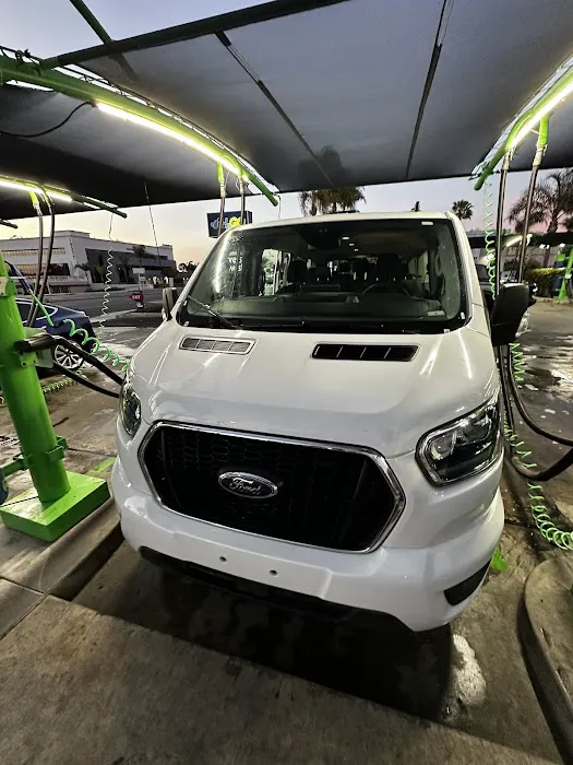 Lee Car Rental Picture 3