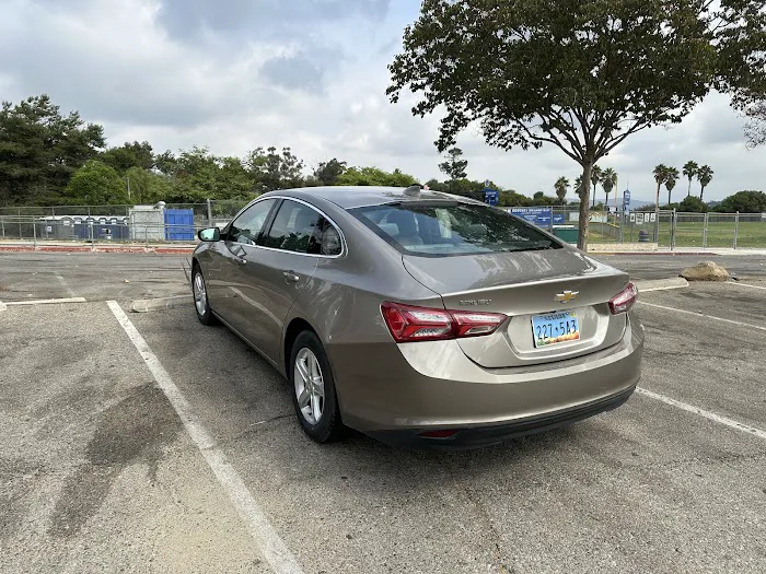 Avis Car Rental Picture 3