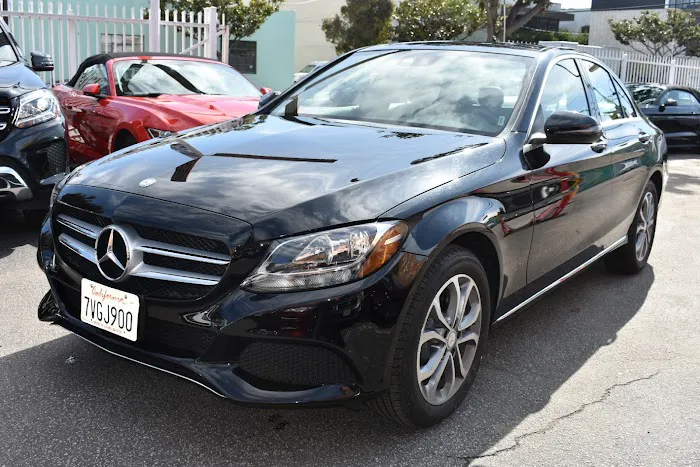 Avis Car Rental Picture 1