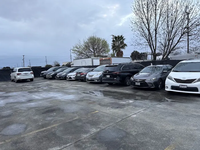 Datong 24 hour car rental Picture 8