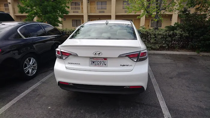 Avis Car Rental Picture 4