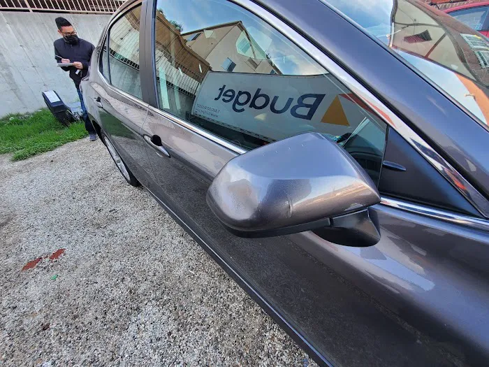 Avis Car Rental Picture 8