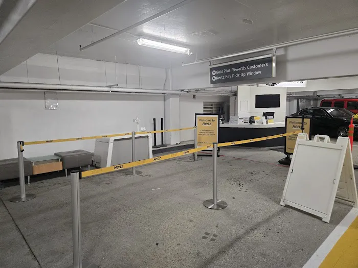 Hertz Car Rental - Santa Ana - John Wayne Airport (SNA) Picture 1