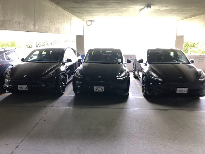 Hertz Car Rental - Newport Beach - Birch Street Picture 8