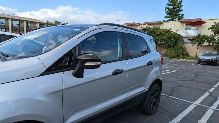 Avis Car Rental Picture 3