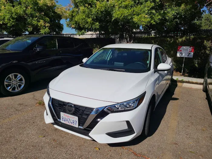 Avis Car Rental Picture 4