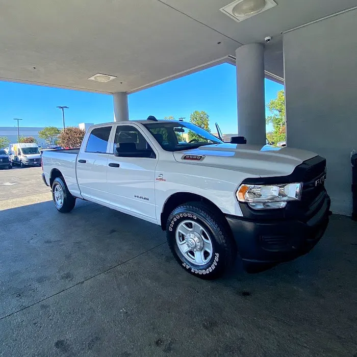 Eight Rental | Unlimited Concierge | Cars. RVs. Boats. Camping Gear etc Picture 5