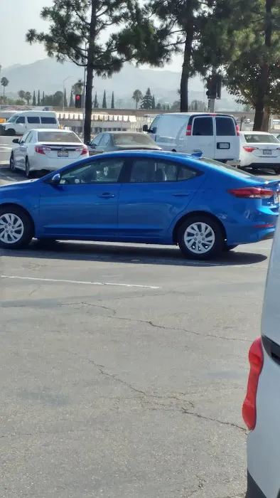 Hertz Car Rental Picture 6
