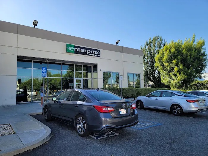 Enterprise Rent-A-Car Picture 7