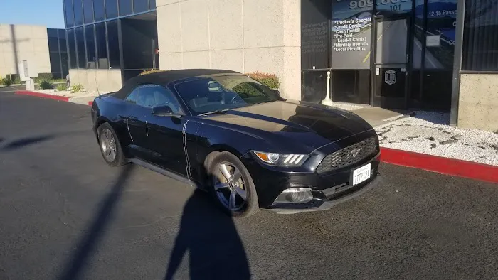 United Auto Rental Picture 4