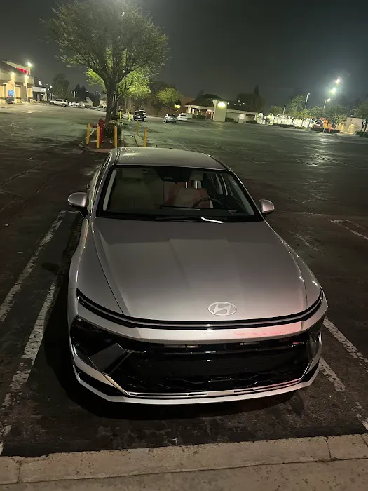Avis Car Rental Picture 8