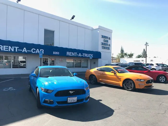 Galpin Studio Rentals and Rent-A-Car Picture 3