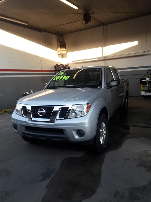 Hertz Car Rental - Riverside - Indiana Avenue Picture 8