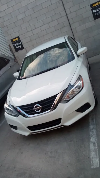 Hertz Car Rental - Canoga Park - Canoga Avenue Picture 6