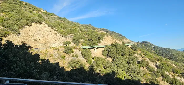 Arrowhead Viewing Spot & Historical Monument Picture 4