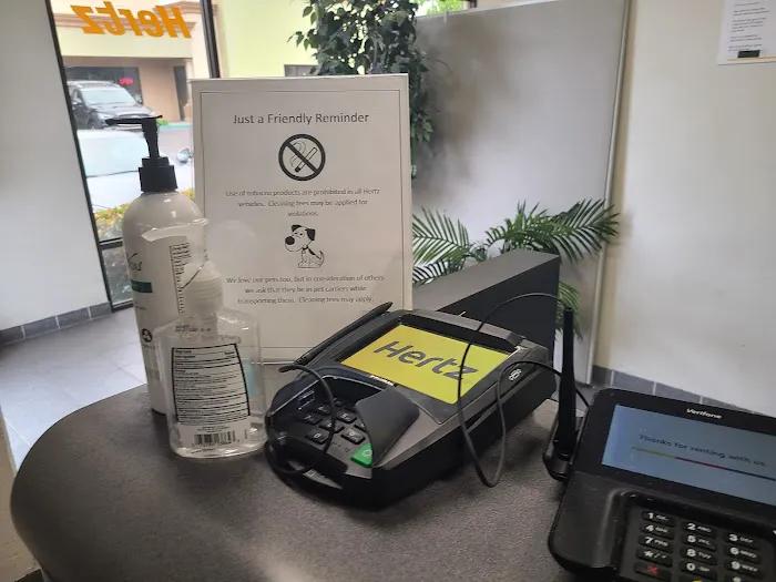 Hertz Car Rental - Mission Viejo - Via Fabricante Picture 8