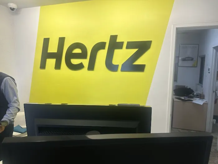 Hertz Car Rental - Irvine - Auto Center Drive Picture 9