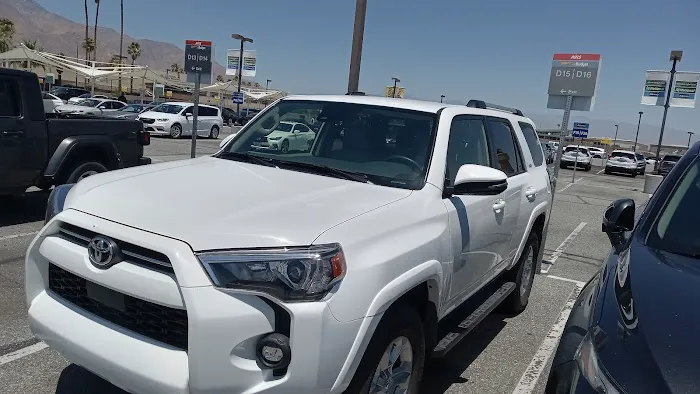 Avis Car Rental Picture 1