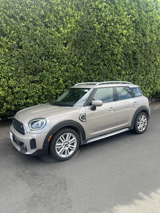 Dollar Car Rental Picture 3