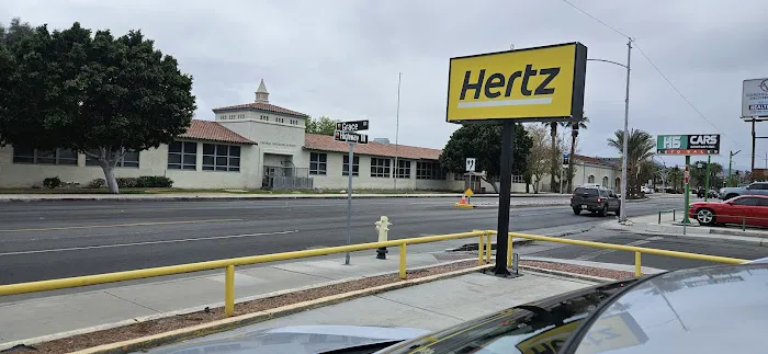 Hertz Car Rental - Indio - Hwy 111 Picture 7