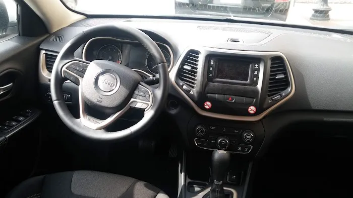 Avis Car Rental Picture 3