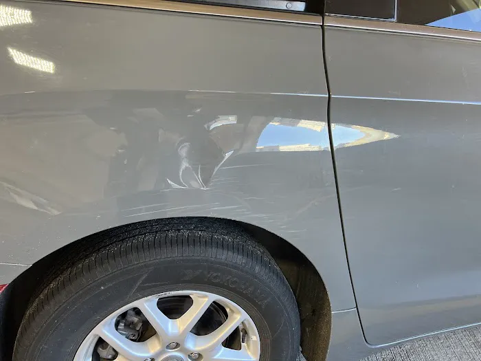 Avis Car Rental Picture 4