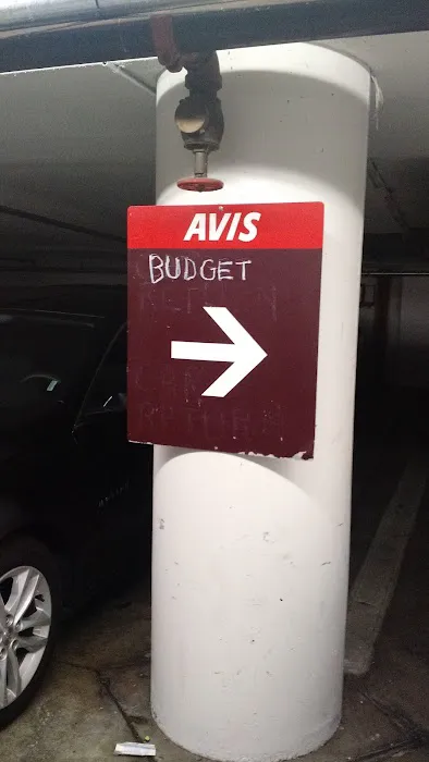 Avis Car Rental Picture 1